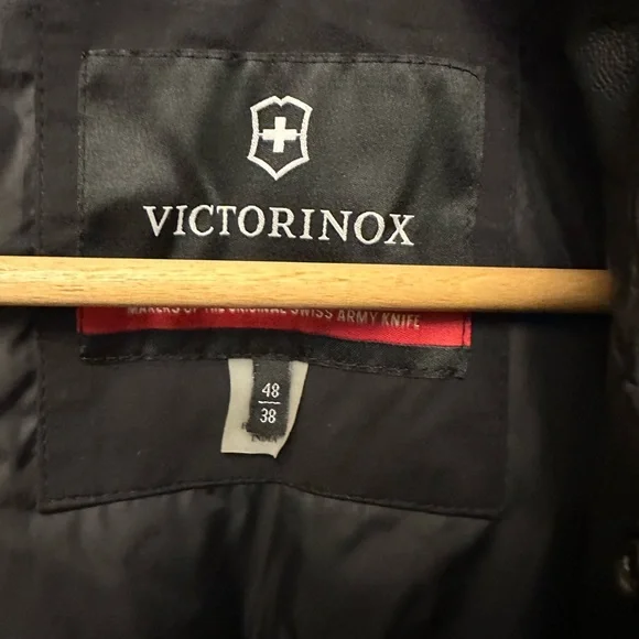 Victorinox leather jacket men’s beautifully designed lots of detail - Picture 3 of 4